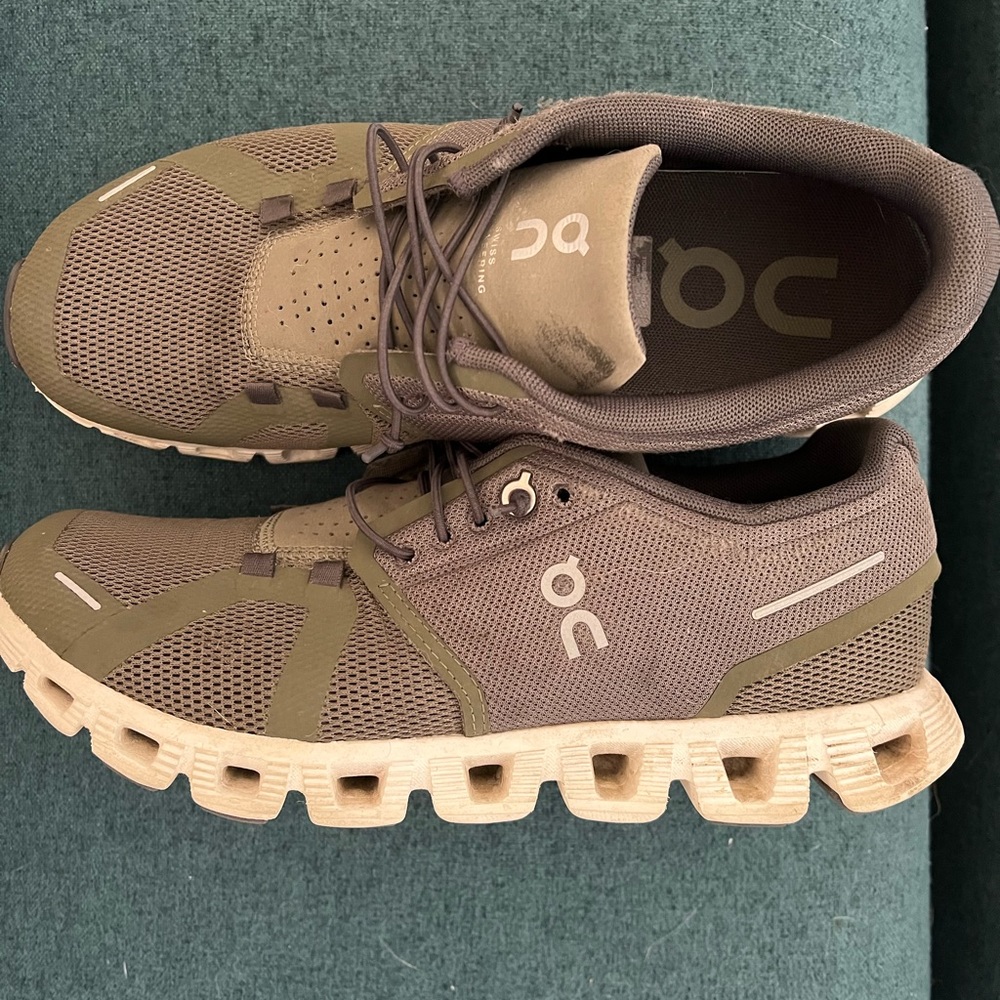 On Cloud 5 Running Shoes